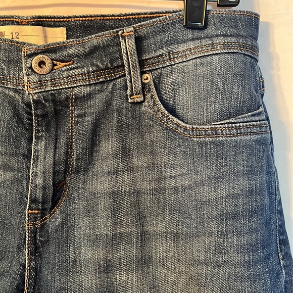 Denim Levi’s Knee Length Shorts Size 12 - Picture 4 of 7